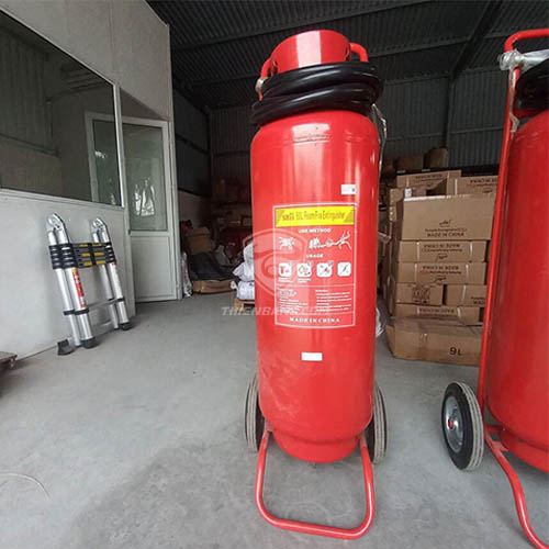 binh-chua-chay-bot-foam-50kg